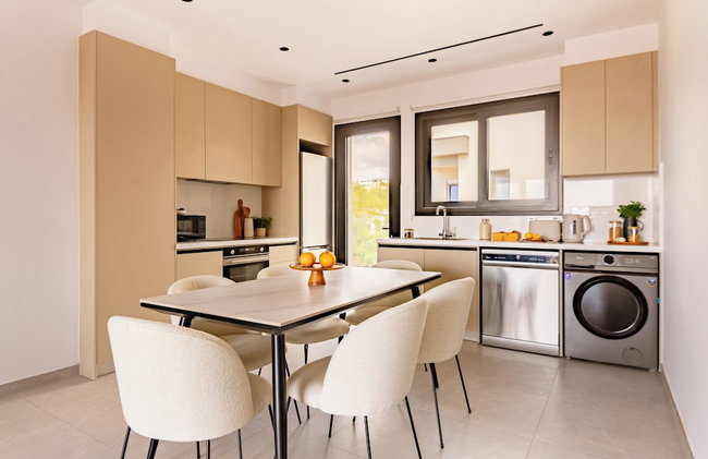 Sanders Eduardovich Limassol - Photo 49