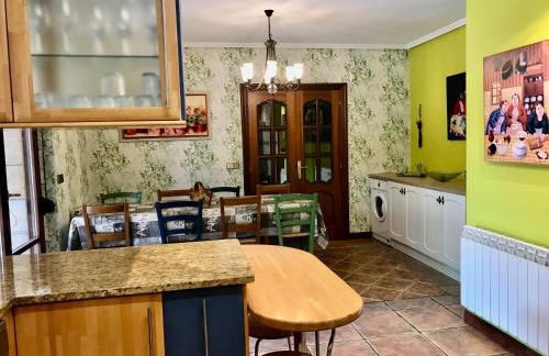 Caserio Arrigorri excelente ubicación jardín con BBQ perfecto para grupos - Foto 9