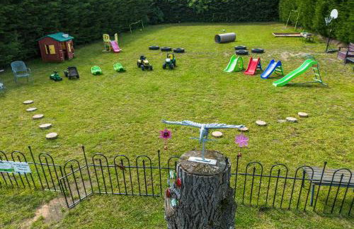 UPSIDE DOWN HOUSE - Sleeps up to 6 Guests - Great for Family and Friends Gatherings,Corporate events ,Near Sherwood Forest at Fairview Farm in Nottingham set in 88 acres - Foto 35