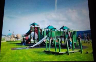 Deluxe 3 bedroom Lyons Robin hood oaklands with free wifi free sky - Photo 25