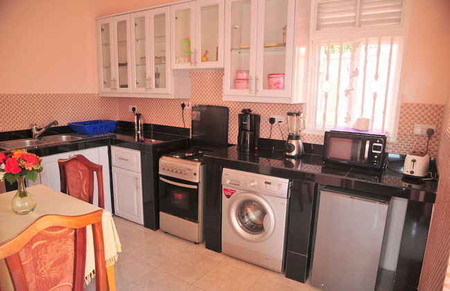 Victoria Lake View Guest House & Safaris - Photo 10