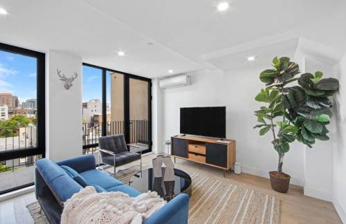 149BK-601 NEW PH 2BR-2Bath Private Rooftop W D - Foto 12