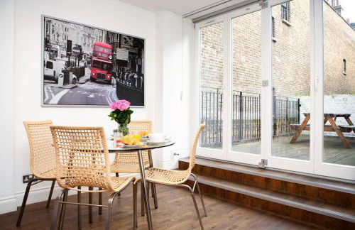 Apt 1, Trafalgar Square 1st Floor by Indigo Flats - Photo 17