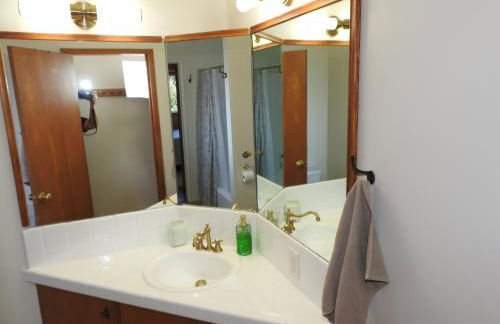 Miners Choice 3 Bedroom on Main St Bonus Rooms Sleeps up to 9 TV WIFI Piano - Foto 30