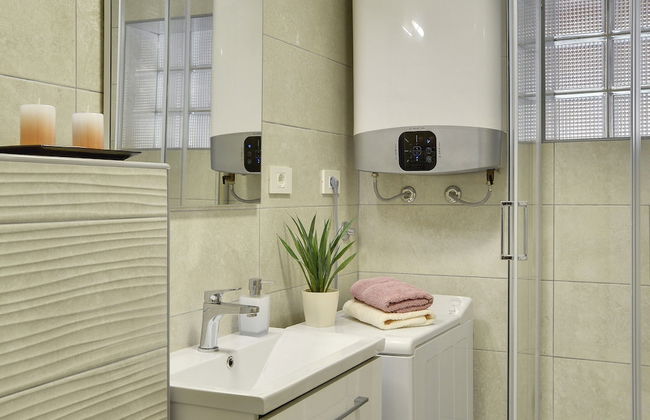 Detached House With Private Pool Near the Coast - Foto 13