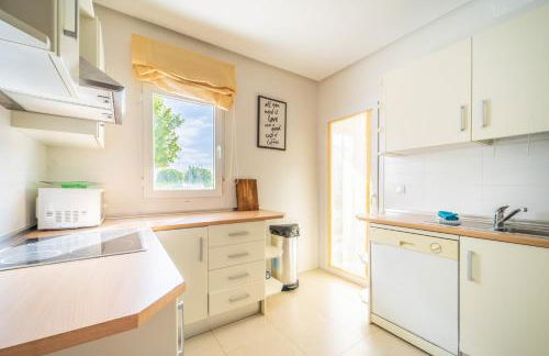 Villa mit privatem Pool, zentrumsnah - Foto 9