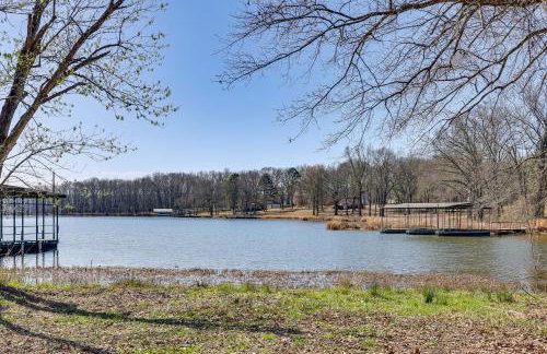 New Blaine Getaway - Walk to Lake Dardanelle! - Foto 22