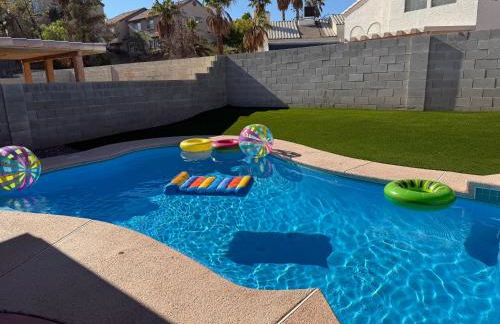 Newly Remodeled Pool Villa 3BD 3BA By Summerlin - Foto 9