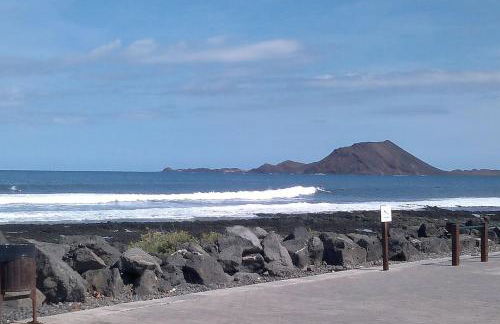 MY OCEAN HOME !!! Breathtaking location, Steps to the ocean, Spacious sea view, Fully Equipped and Well-Furnished with Private Entrance and High-Speed Fiber Optic Internet - Photo 18