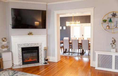 Lakeview on Main Pool Fire Pit and Walkable - Foto 5