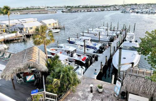 Aruba - Downtown Waterfront 2x2 Dock & Pool Pet-Friendly - Photo 25