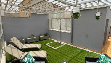 ÁTICO "TURQUESA BEACH" CON PISCINA, TERRAZA y BARBACOA - Foto 2