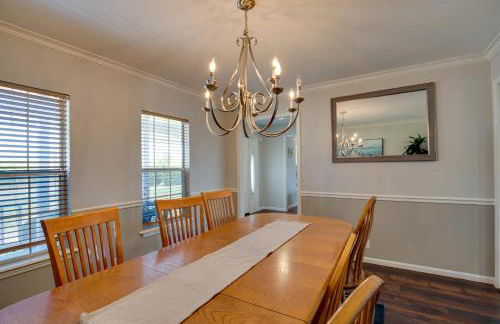 Game Room and Dock Waterfront Granbury Lake Retreat - Foto 8