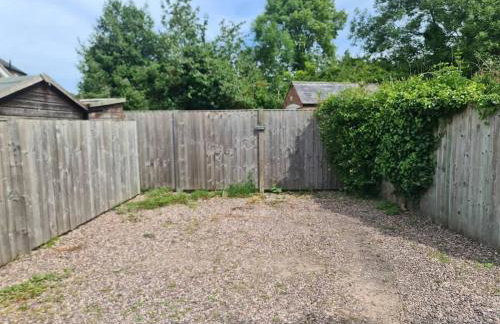 Charming Cottage close to Chester Garden Parking - Photo 28