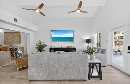 Blue Lagoon Hideaway 3BR Coastal Chic Retreat - Foto 18