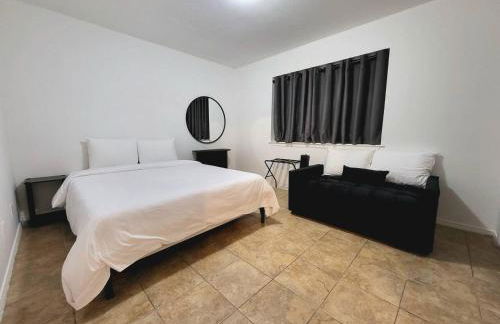 Large parking lot sleeps 8 - Foto 3