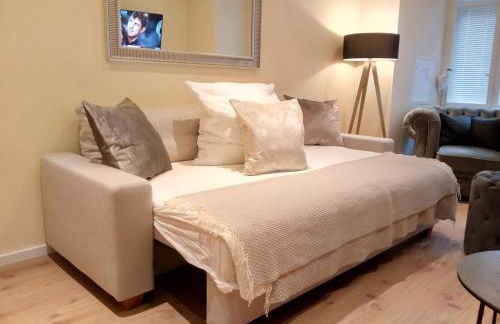 glorious cloud apartment - Photo 10