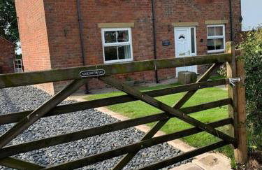 Newton Hall Farm cottage, hot tub garden views Nr Lytham Ribby - Foto 1