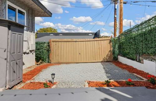 Movie Night 4BR Home with Projector Games & BBQ - Foto 56