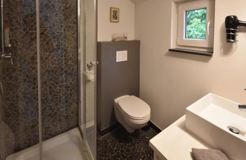 Holiday Home in Forest with Terrace & BBQ - Foto 86