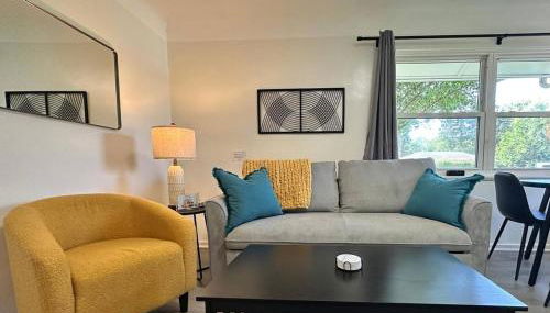 KING bed, Pet Friendly, Modern Retreat in CLE-BW - Foto 4