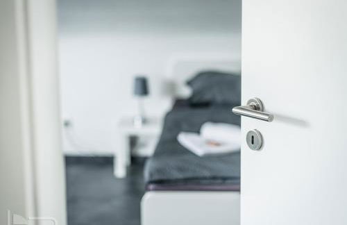 Voll ausgestattete Apartments mit Einzelbetten - Küche - WLAN - PKW-Parkplatz - Foto 54