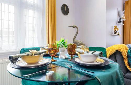 Immaculate 2BR London Flat with King Bed-Parking Available-Sleeps 6-20 Percent OFF Off Long Stays! Perfect for Families, Contractors & Couples! - Foto 7