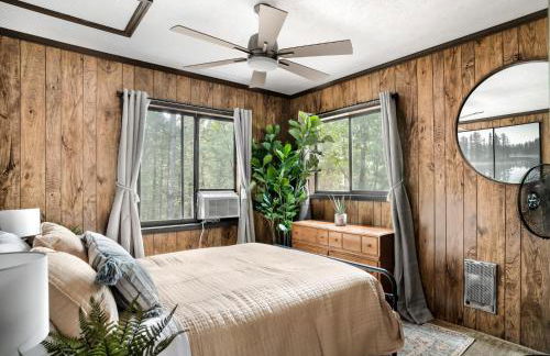 Hot Tub Deck Screened Porch Fire Pit & WiFi - Photo 21