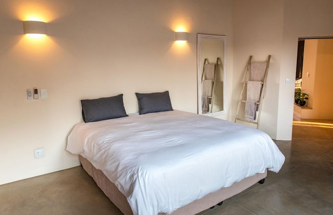 Villa Appelblaar Luxury 4 Bedroom Villa Home in the South African Bush - Photo 43