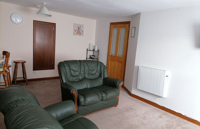 Impeccable 2-bed Flat in Wick - Photo 27