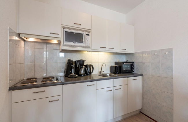 An Apartment That is Attractively Furnished - Foto 28