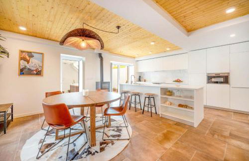 Vila Amorim - Stylish 4BR Home with Jacuzzi - Foto 9