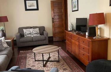 Vintage cute house 5 min from the beautiful Falls! - Foto 7