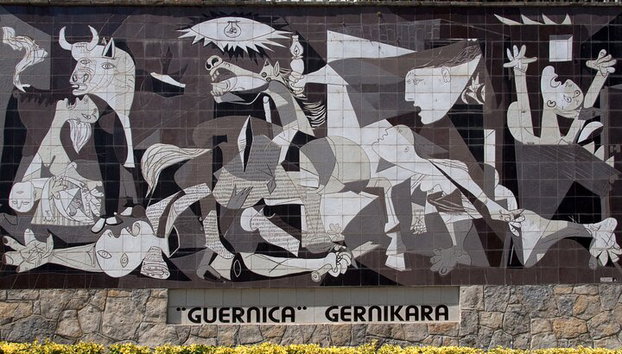 Tour privado por la costa vasca en Gaztelugatxe, Mundaka y Guernica - Foto 4, Guernica