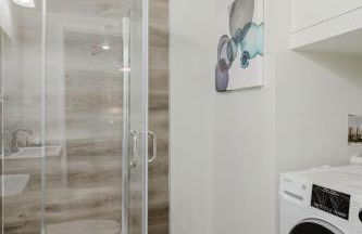 2BR Modern Retreat Near Henry Ford - Foto 15