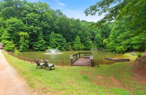 Couples Carriage House Retreat-Wineries & Hiking - Foto 13