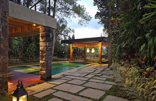 Villa 4-BR Klub Bunga No. 4 Batu Malang - Photo 16