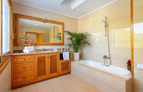 CAN COSTA Amazing view of sunset in Cala Vadella beach - Foto 38