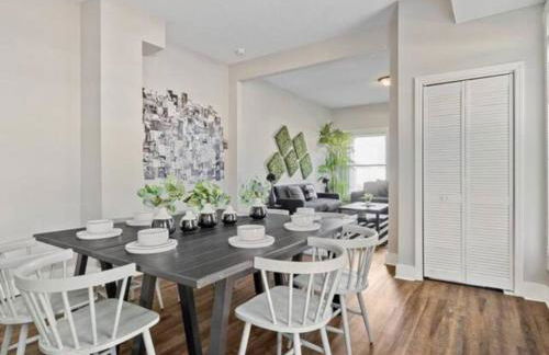 Chic 6BR Retreat:10 beds 3.5 Baths for Groups*ste - Foto 38