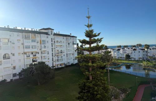 Laguna Beach Haven, WIFI, swimming pools, beach a few steps away, shops - Foto 1