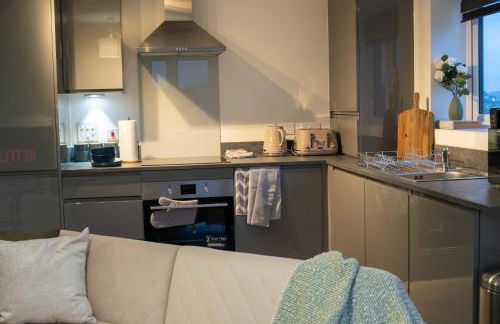 Glory Homes- City centre apartment , sleeps 7 with parking & WiFi - Foto 16