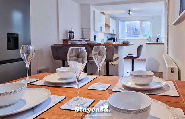 White Cozy House With Pool Table Game Room - Photo 35