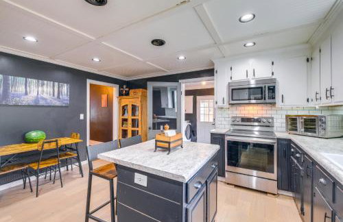 4 Mi to Liberty U Huge Home with Yard and Hot Tub - Foto 10