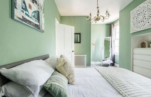 Cotswold Cheltenham, whole house with hot tub - Photo 51