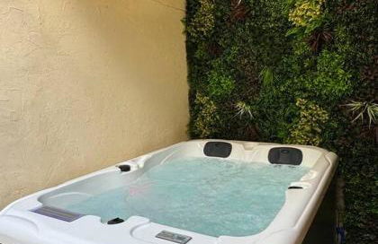 Luxury Room - Havre de paix avec jacuzzi privé - Foto 8