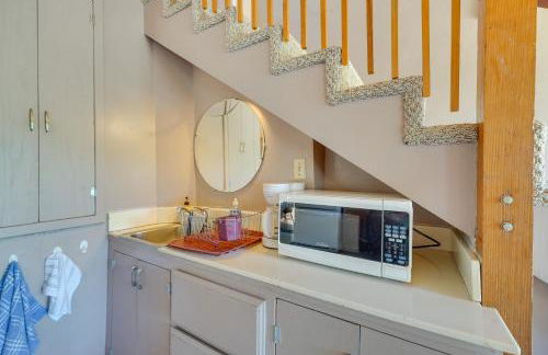 Auburn Cottage with Patios and Garden - 3 Mi to Town! - Foto 9