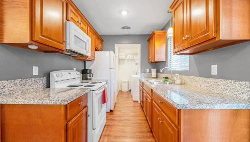 Longer Stay for Travelers Blocks from Hospital and Downtown Security Gates - Foto 3