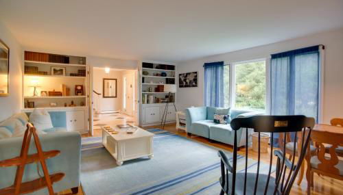 Deck and Grill, Walk to Beaches! Falmouth Retreat - Foto 2