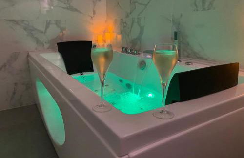 Trog'Love: Balnéo détente dans une troglodyte - Foto 2