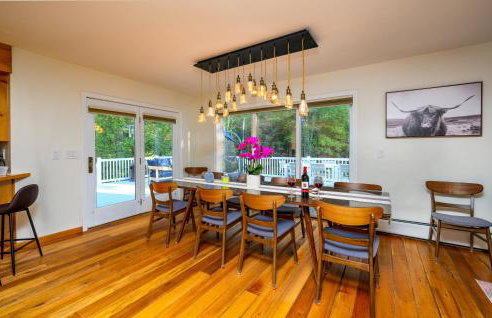 Lux estate! Hot tub, 8 acres, firepit, game room, private pond, EV, lots of privacy, 10 mins to town - Foto 10